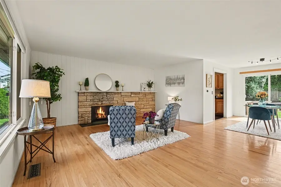 819 NE 180th Street, Shoreline, WA 98155 - #3