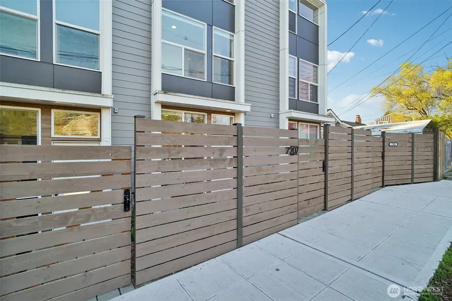 7207 12th Avenue Ne, Seattle, WA 98115 - #3