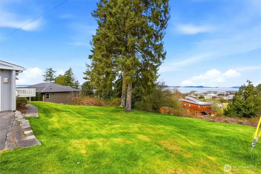 206 E Wall Street, Camano Island, WA 98282 - #2
