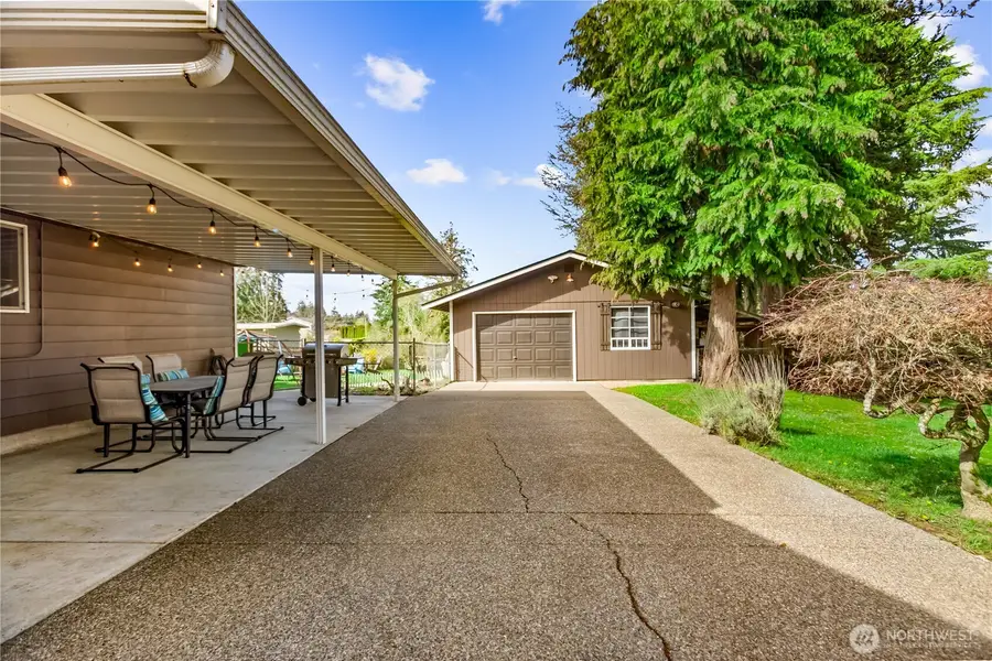 4226 Sunset Drive W, University Place, WA 98466 - #3