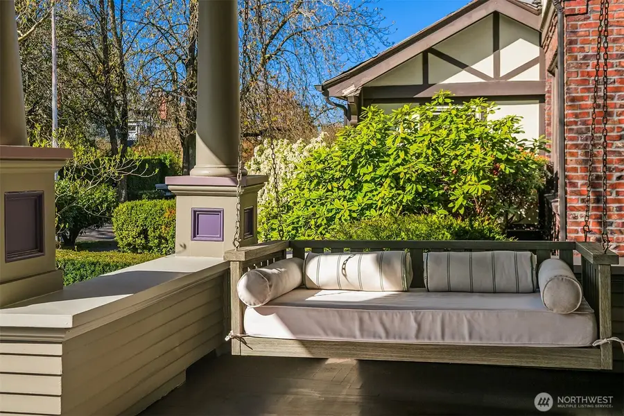 952 16th Avenue E, Seattle, WA 98112 - #2