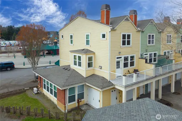 816 Cherry Avenue #1A&B, Sumner, WA 98390