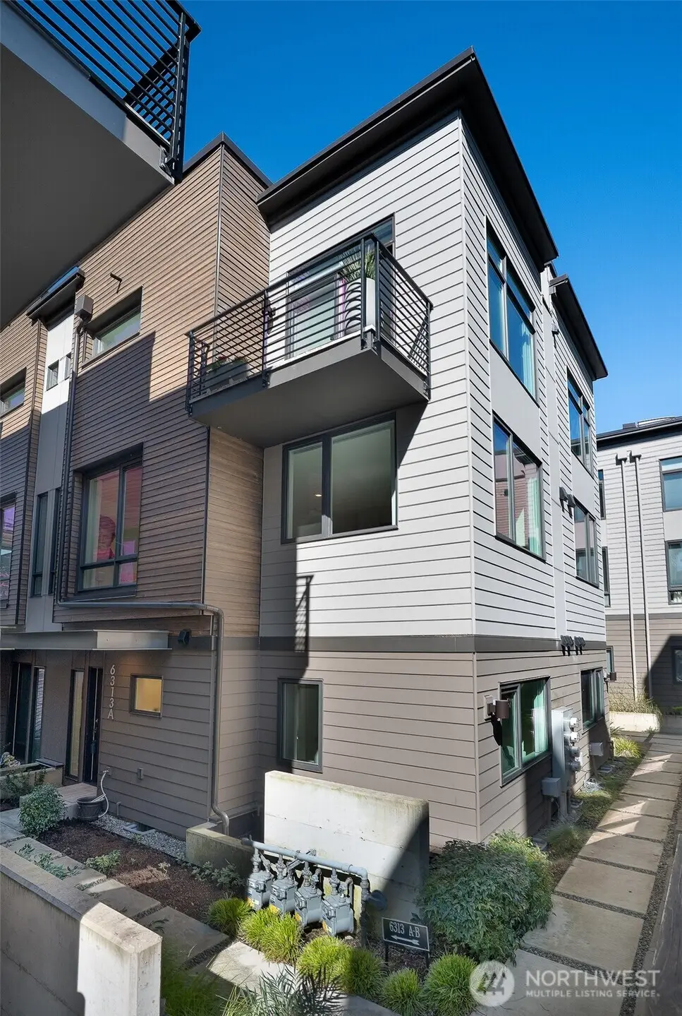 6313 9th Avenue Ne #A, Seattle, WA 98115 - #1