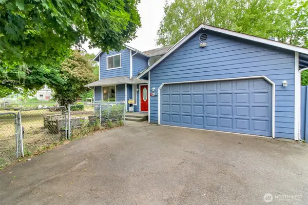 2426 E Pioneer, Puyallup, WA 98372