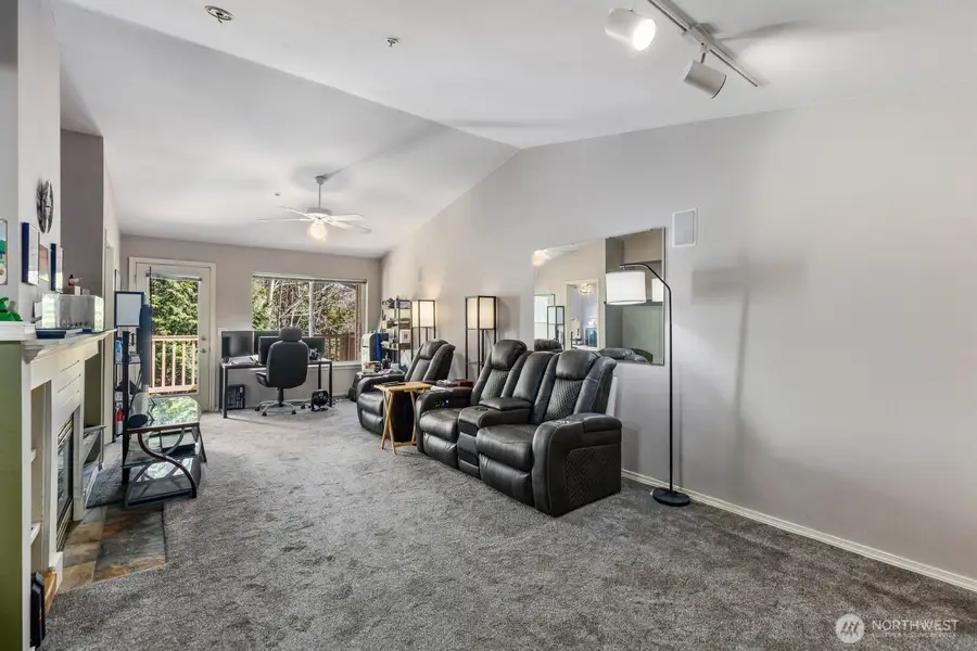 11501 7th Avenue W #CC302, Everett, WA 98204 - #2