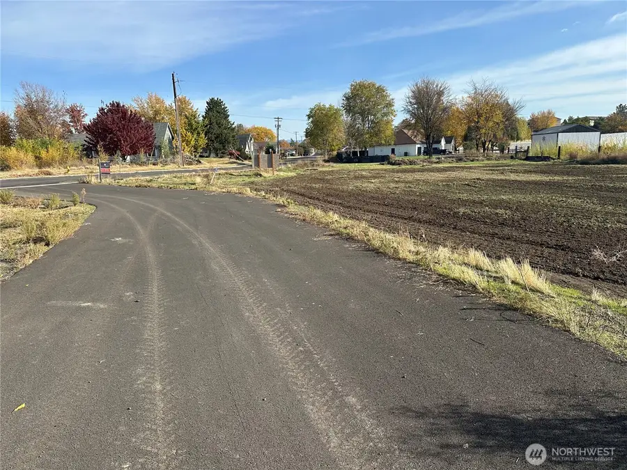 411 SW 12th #6, College Place, WA 99324 - #2