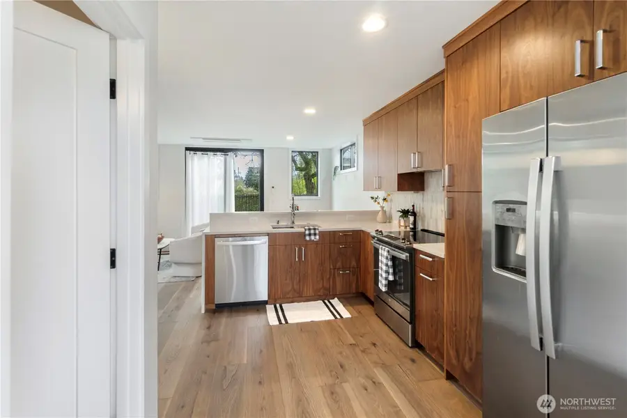 2528 27th Avenue W, Seattle, WA 98199 - #3