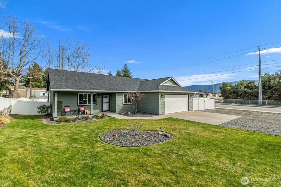 1989 4th St Se, East Wenatchee, WA 98802 - #3