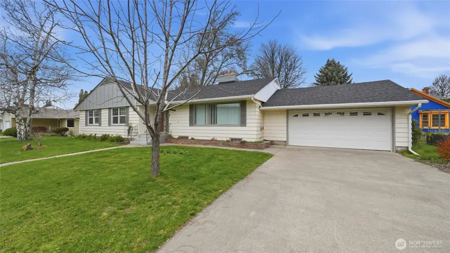 300 W Fifth Street, Waitsburg, WA 99361 - #2