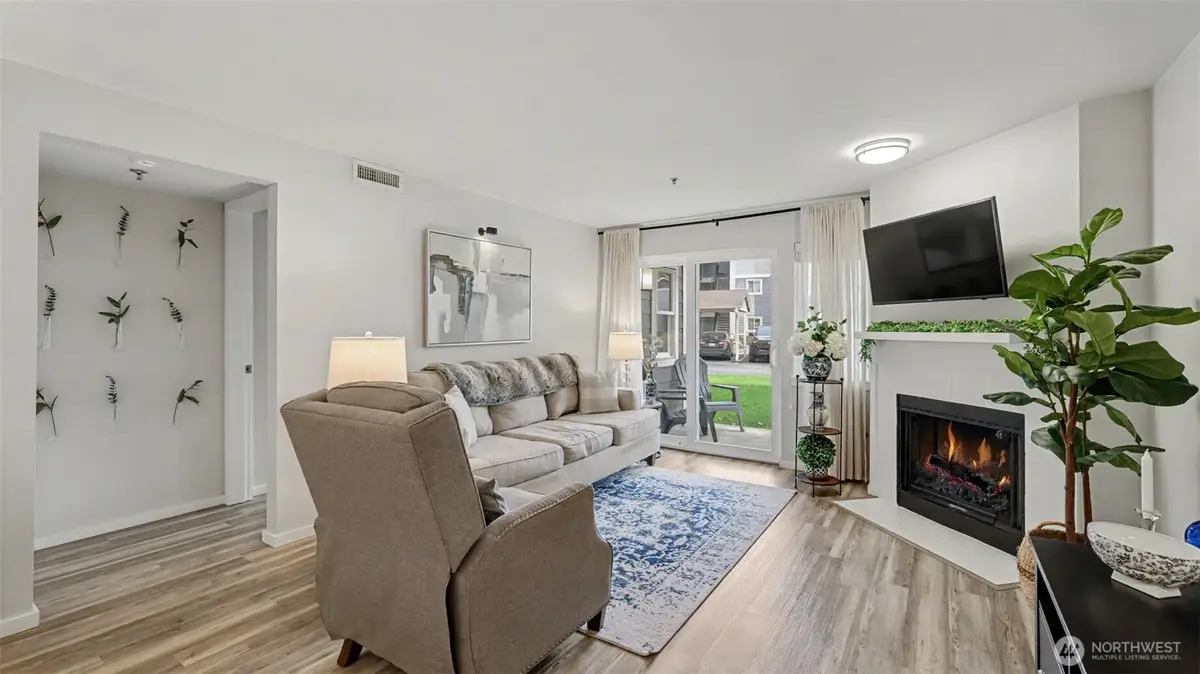 250 Dogwood Street #E-102, Issaquah, WA 98027 - #1