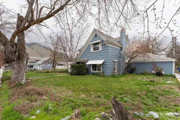 225 S Division Street, Cashmere, WA 98815