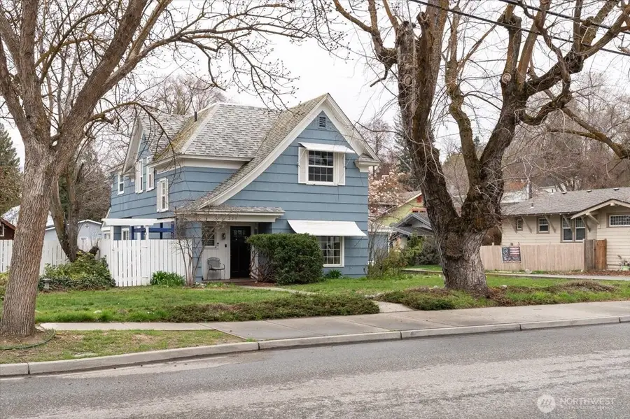 225 S Division Street, Cashmere, WA 98815 - #2