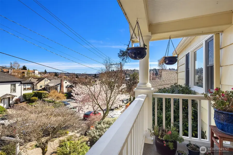 3955 Phinney Avenue N, Seattle, WA 98103 - #2