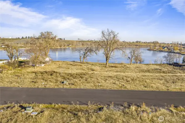 22 Valley Road Ne #Lot 22, Moses Lake, WA 98837