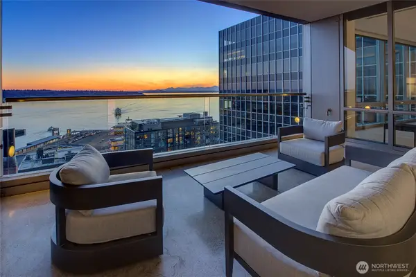 715 2nd Avenue #1702, Seattle, WA 98104