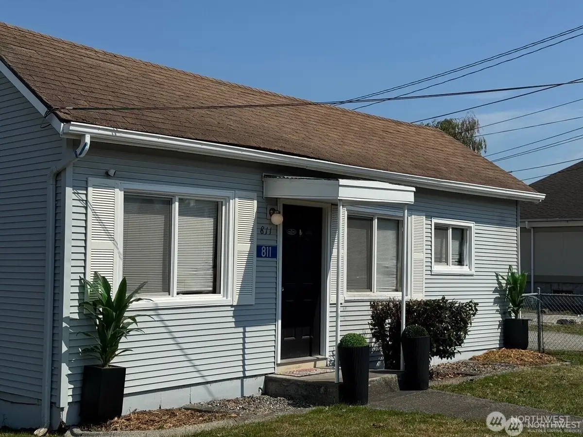 811 E Fairhaven Avenue, Burlington, WA 98233 - #1