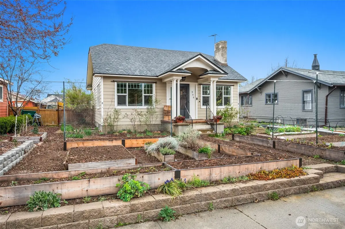 909 Kittitas Street, Wenatchee, WA 98801 - #1