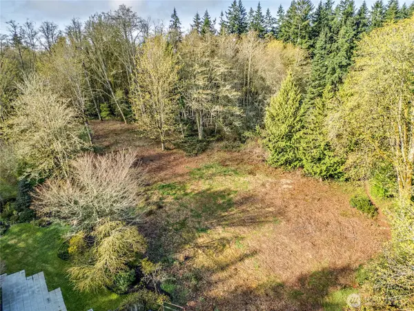 9811 NE Rose Trail Lane, Bainbridge Island, WA 98110
