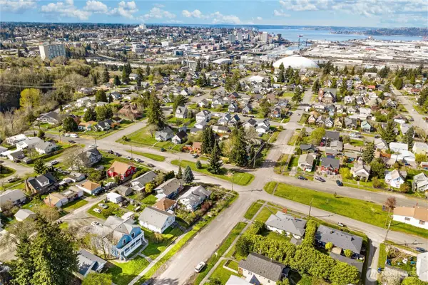 3572 E F Street, Tacoma, WA 98404