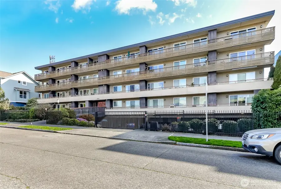 4444 44th Avenue Sw #405, Seattle, WA 98116 - #2