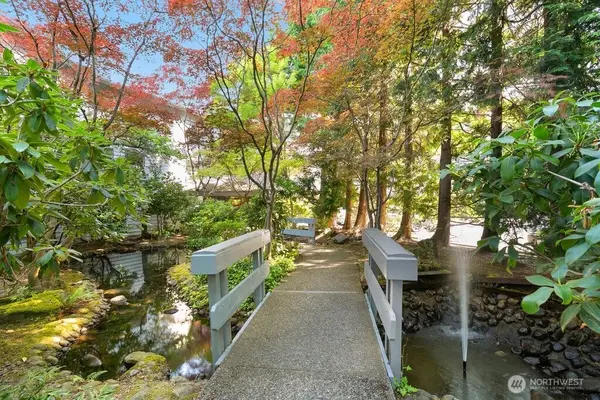 7930 SE 34th Street #513, Mercer Island, WA 98040