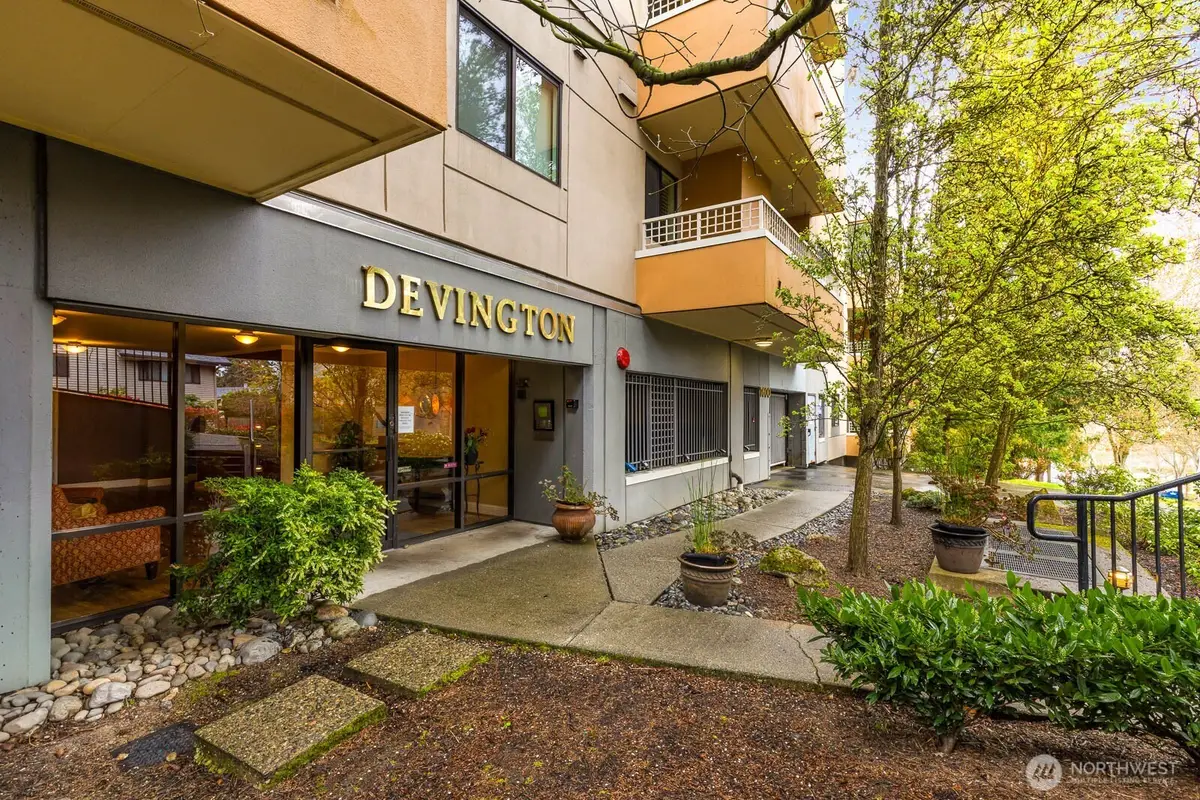 7600 Se 29th St #311, Mercer Island, WA 98040 - #1