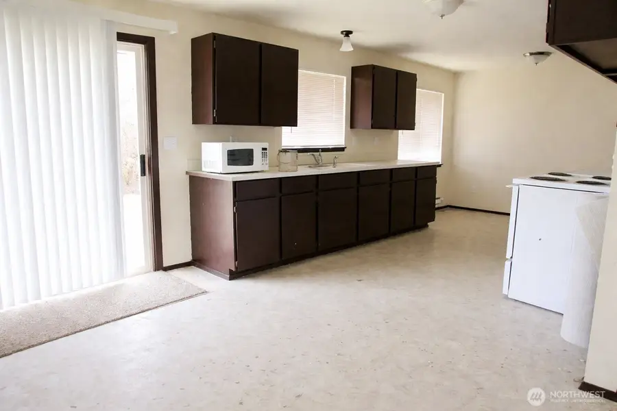 1100 Coolidge Road, Aberdeen, WA 98520 - #2