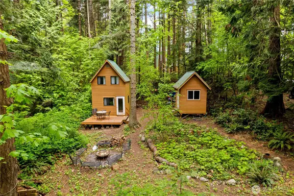 89 Eliza Island, Bellingham, WA 98226