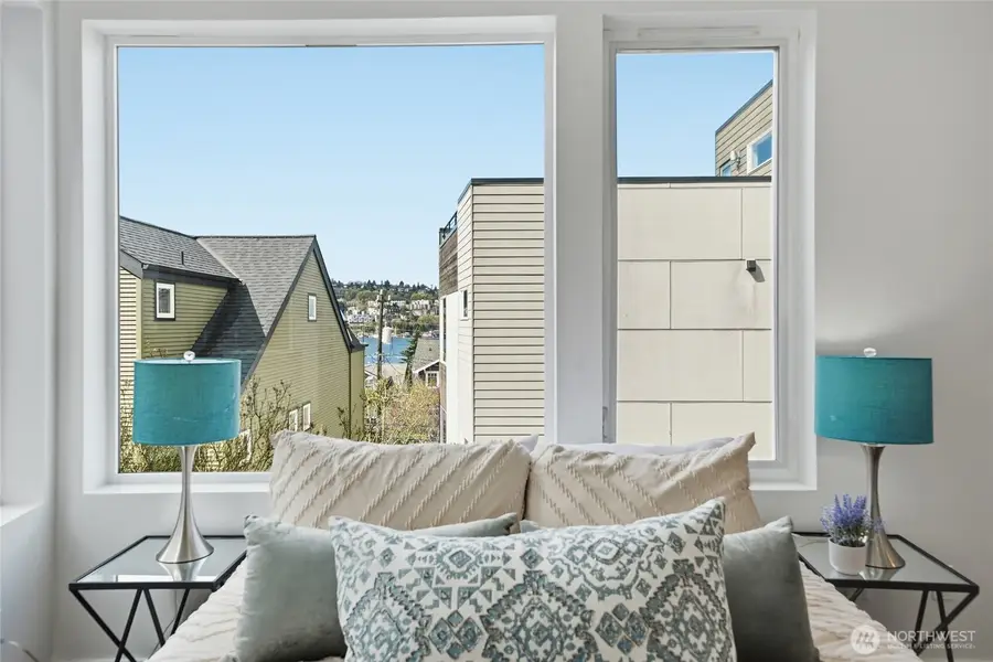 2512 Yale Avenue E #B, Seattle, WA 98102 - #3