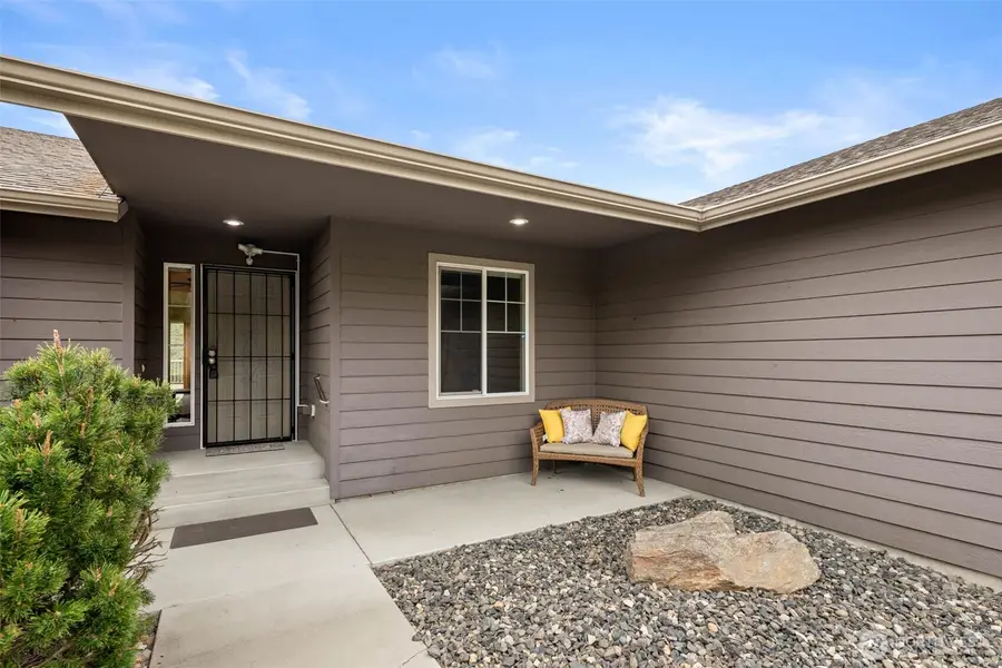 2095 Lasso Drive, Wenatchee, WA 98801 - #2