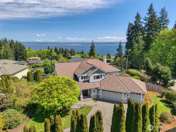 11560 NE Skyward Loop, Kingston, WA 98346