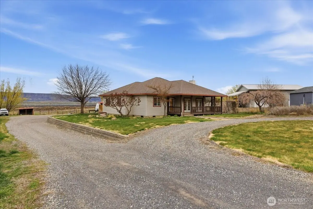 55676 Bay Area Dr Ne, Electric City, WA 99123 - #1