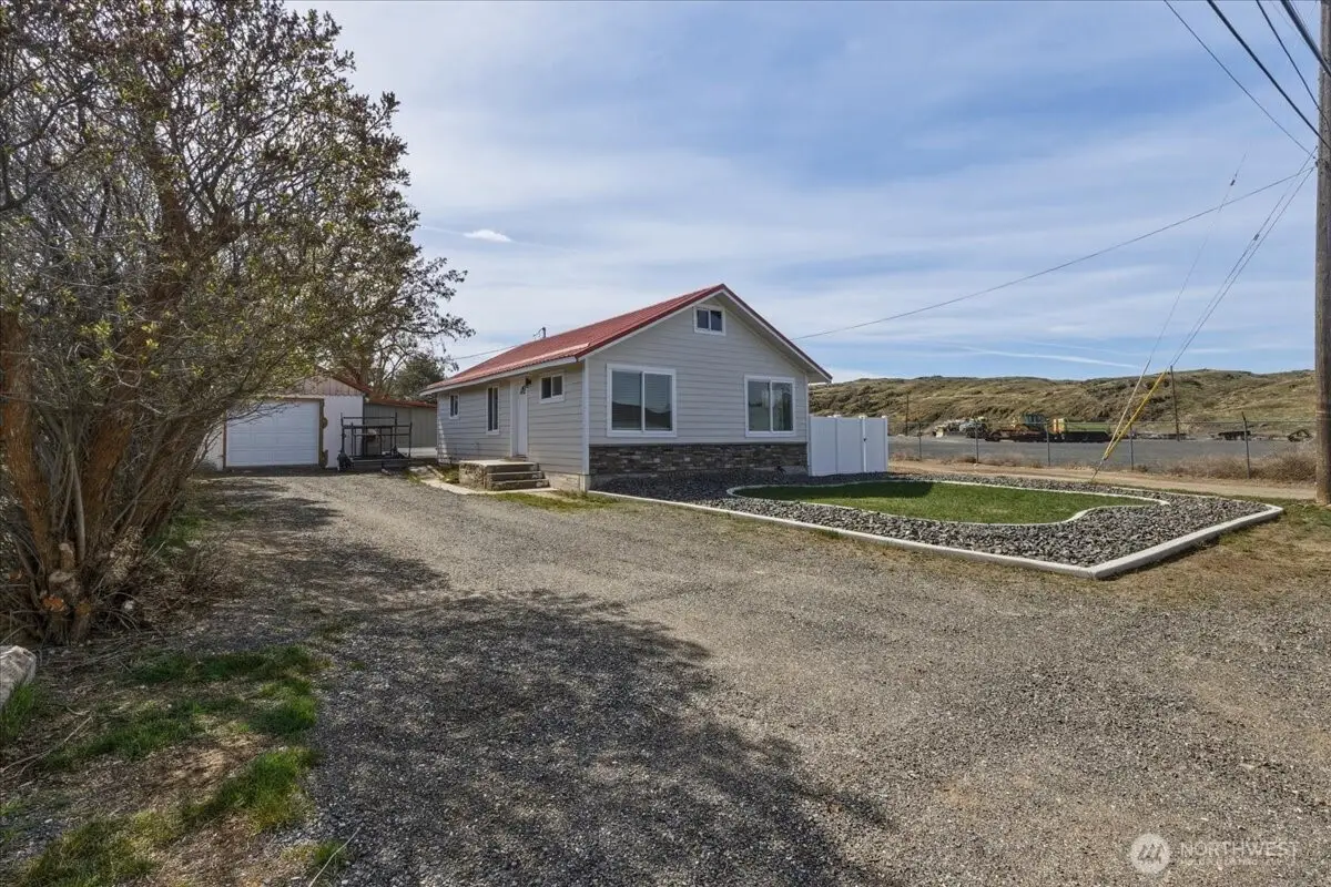 328 Sunny Drive, Electric City, WA 99123 - #1