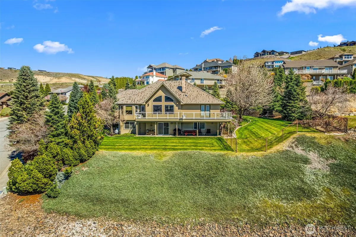 810 Briarwood Drive, East Wenatchee, WA 98802 - #1