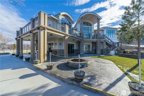 1350 W Woodin Avenue #F4, Chelan, WA 98816