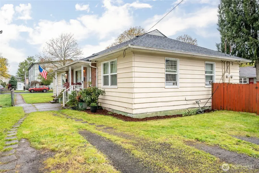 1015 17th, Longview, WA 98632 - #3