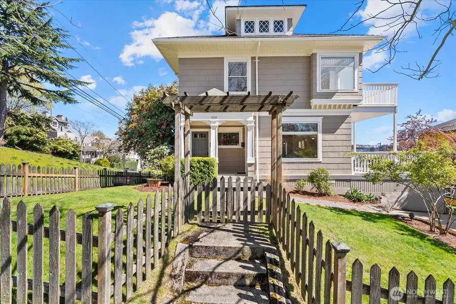 920 4th Avenue N, Seattle, WA 98109 - #2