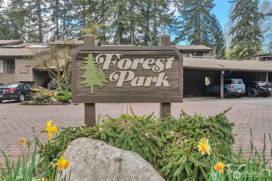 19115 Ballinger Way Ne #102, Lake Forest Park, WA 98155 - #2
