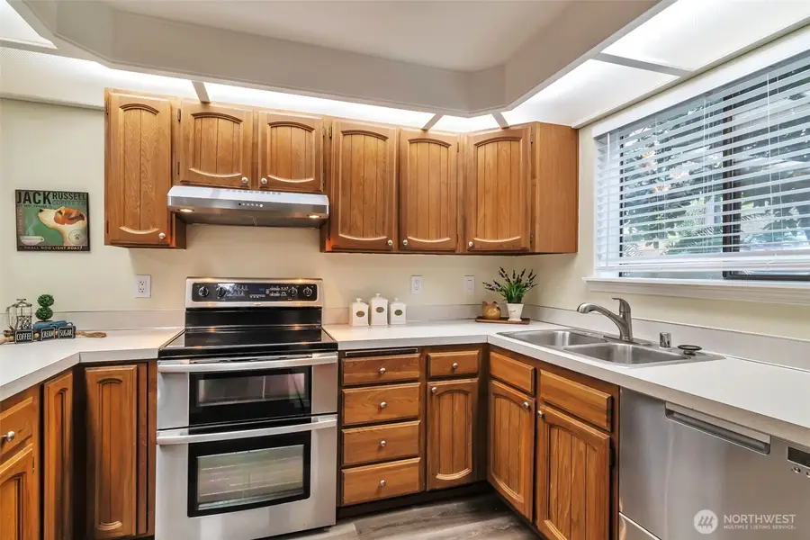 19115 Ballinger Way Ne #102, Lake Forest Park, WA 98155 - #3