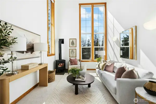 115 Halls Brothers Loop Ne #208, Bainbridge Island, WA 98110