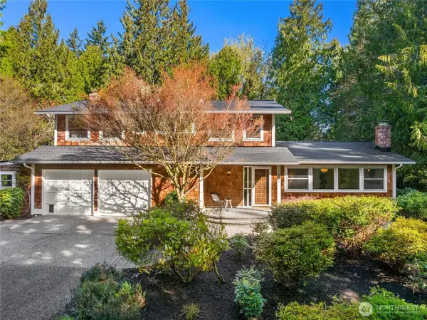 6490 NE Dapple Court, Bainbridge Island, WA 98110