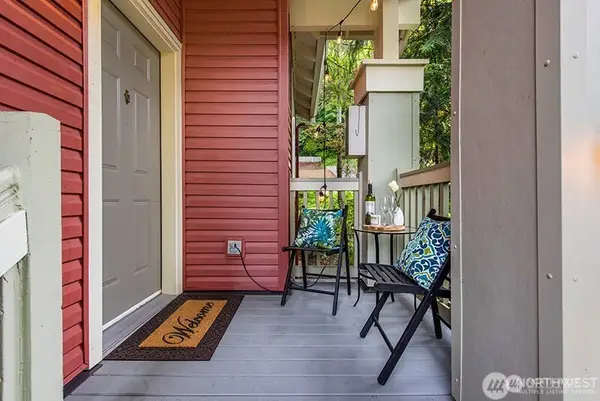 9403 176 Place Ne #3, Redmond, WA 98052