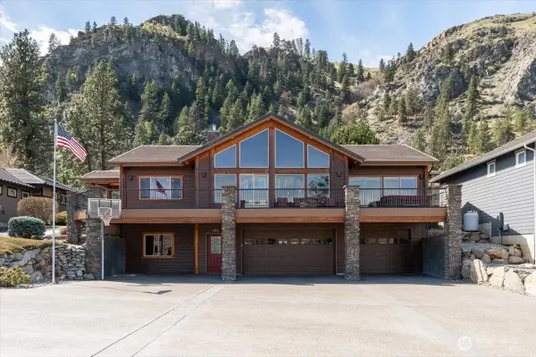 15320 Lakeview Street, Entiat, WA 98822