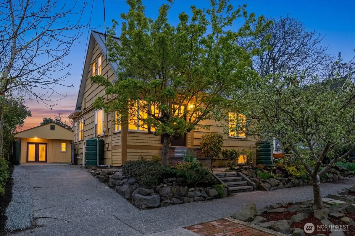 6737 27th Avenue Nw, Seattle, WA 98117 - #1