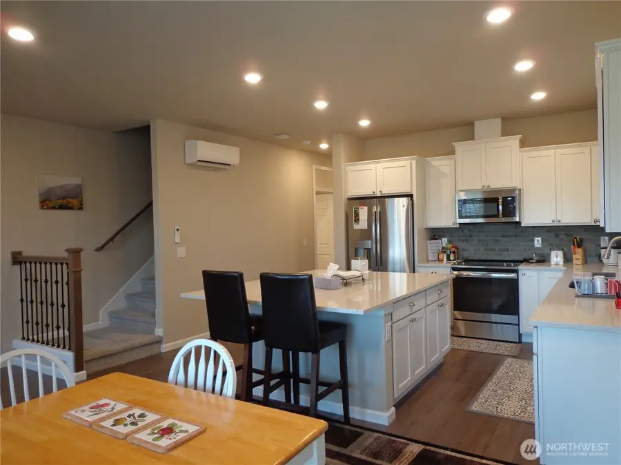 6521 31st Avenue Sw, Seattle, WA 98126 - #3