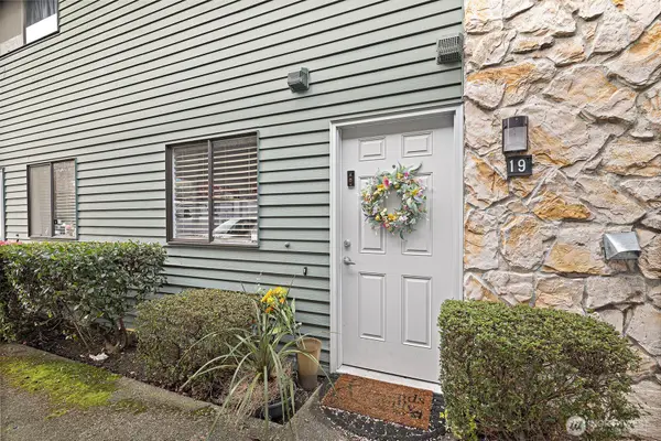 1040 S 320th Street #19, Federal Way, WA 98003