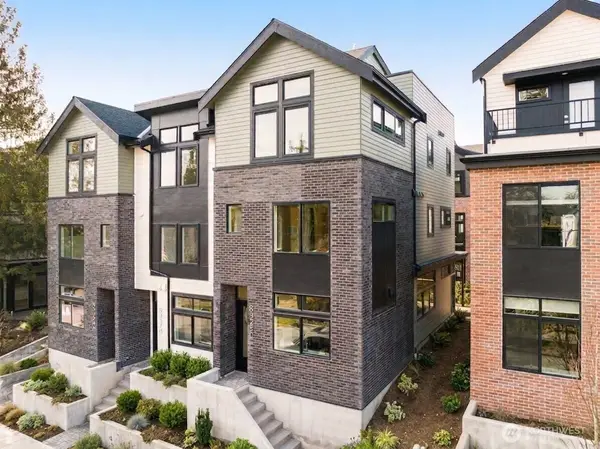 8313 12th Avenue Nw, Seattle, WA 98117