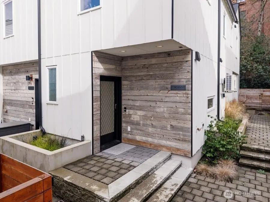 10350 Wallingford Avenue N #B, Seattle, WA 98133 - #3