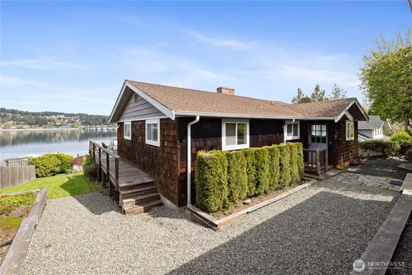 209 Bella Bella Drive, Fox Island, WA 98333
