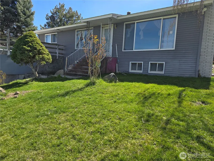 710 Adobe Way, Selah, WA 98242 - #2